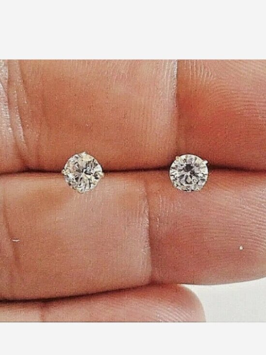 Jewelry - 14k Solid Yellow Gold .50ct Lab Diamonds 5mm